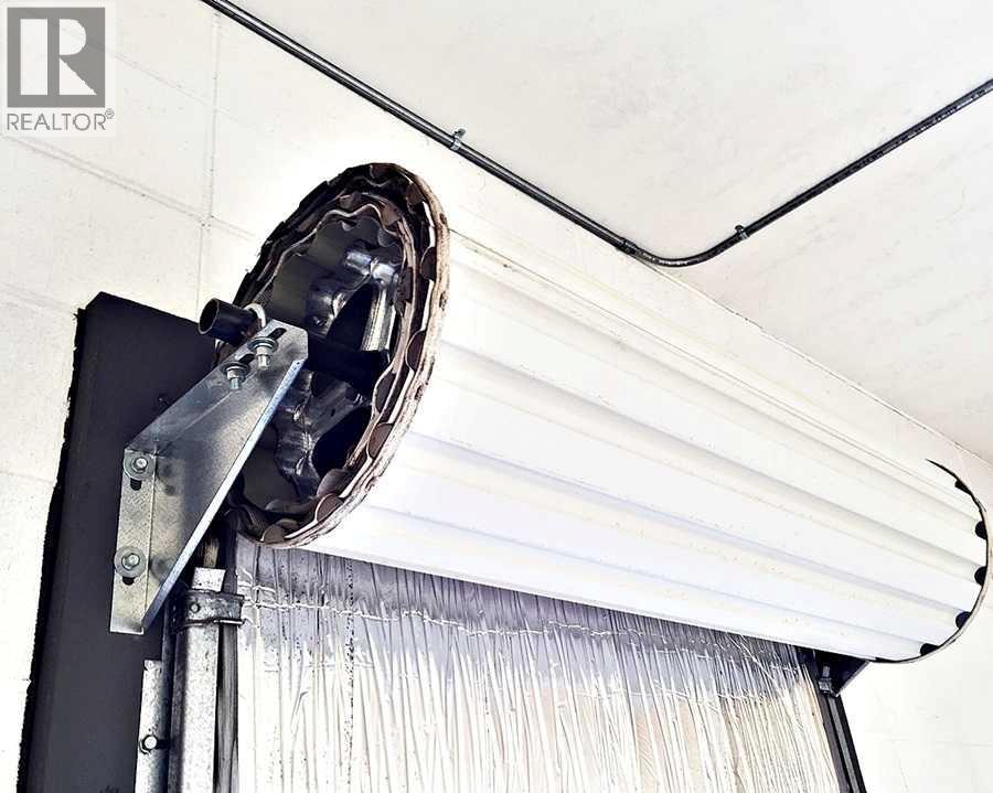 15825 100 Street Property Photo 8