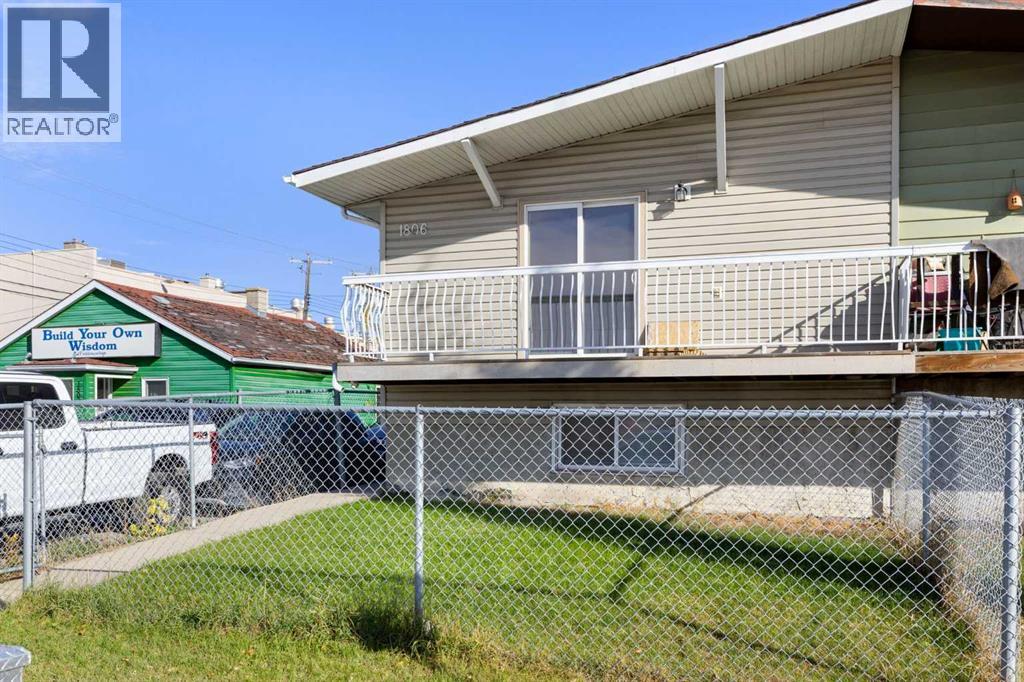 1806 34 Street Se Property Photo 2