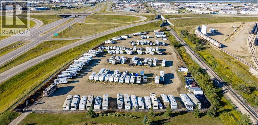 15825 100 Street Property Photo 4