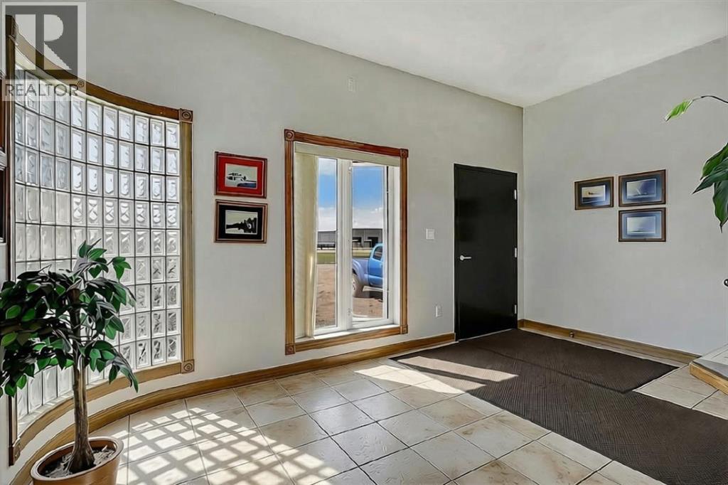 15825 100 Street Property Photo 9