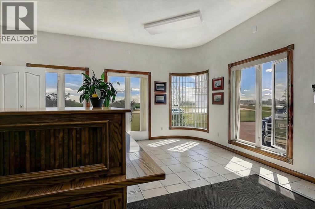 15825 100 Street Property Photo 10