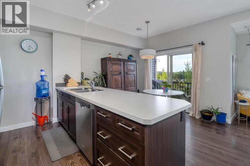250 Fireside View Property Photo 5