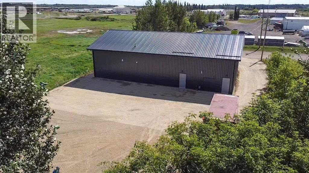 4828 46 Avenue Property Photo 2