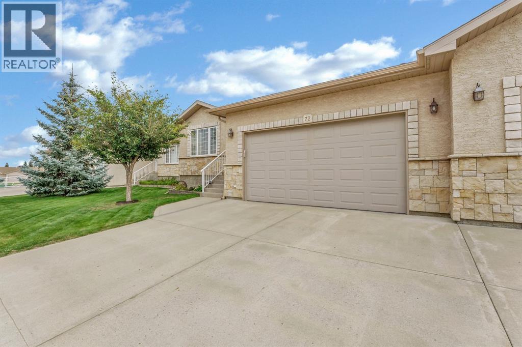 72 Sandstone Place Se Property Photo 2