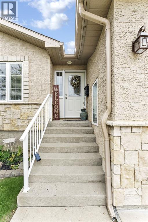 72 Sandstone Place Se Property Photo 5