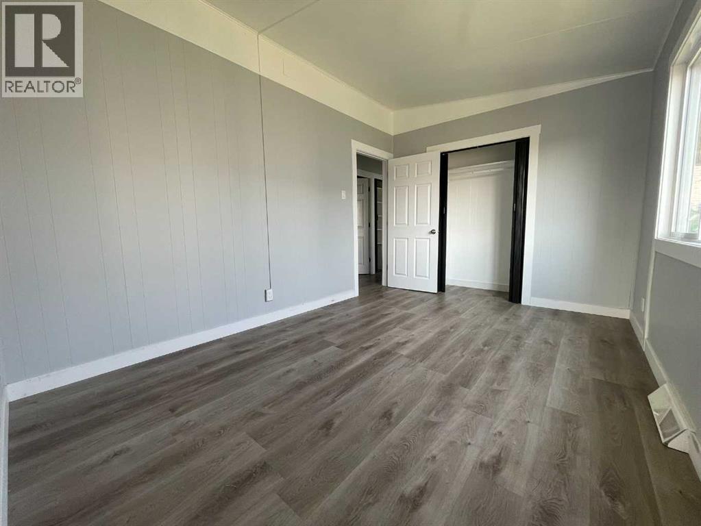 5308 57 Street Property Photo 7