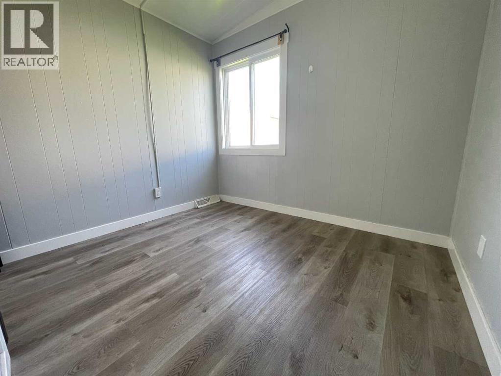 5308 57 Street Property Photo 9
