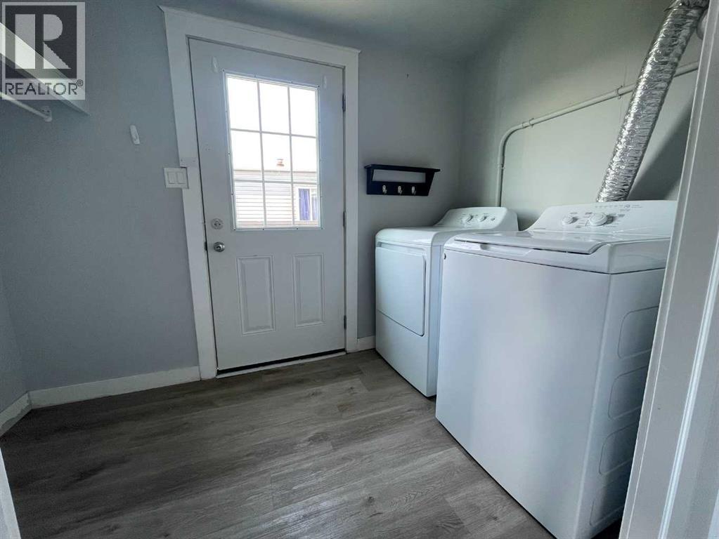 5308 57 Street Property Photo 11