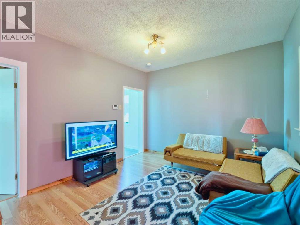 8005 19 Avenue Property Photo 7