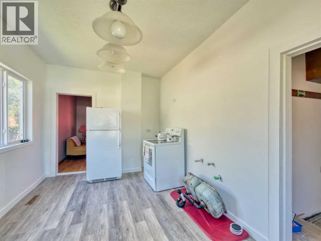 8005 19 Avenue Property Photo 11