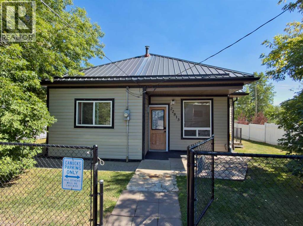 22813 8 Avenue Photo de la propriété 1