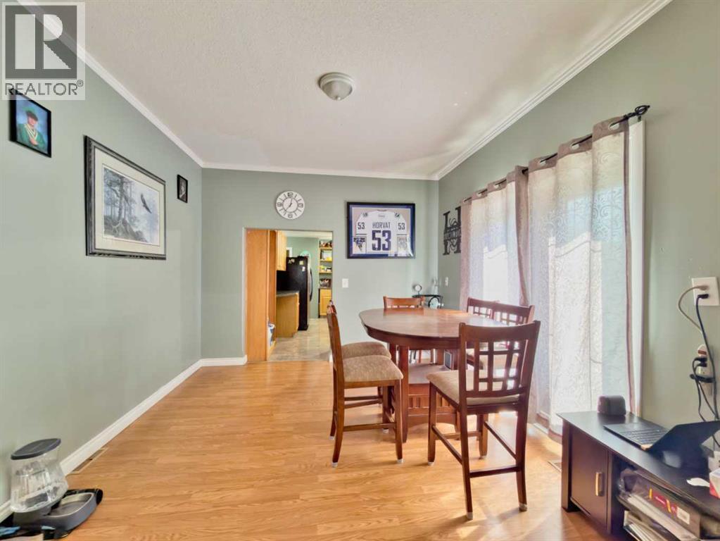 22813 8 Avenue Property Photo 5