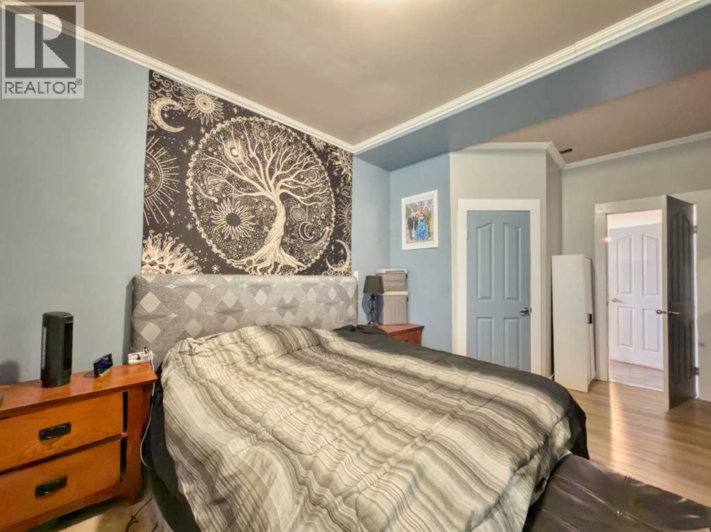 22813 8 Avenue Property Photo 10