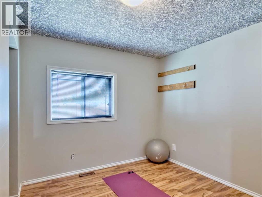 22813 8 Avenue Property Photo 15