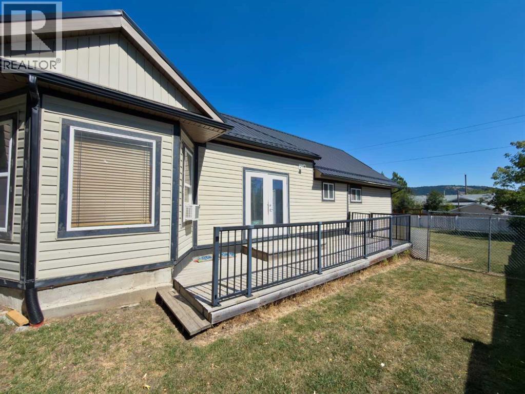 22813 8 Avenue Property Photo 17