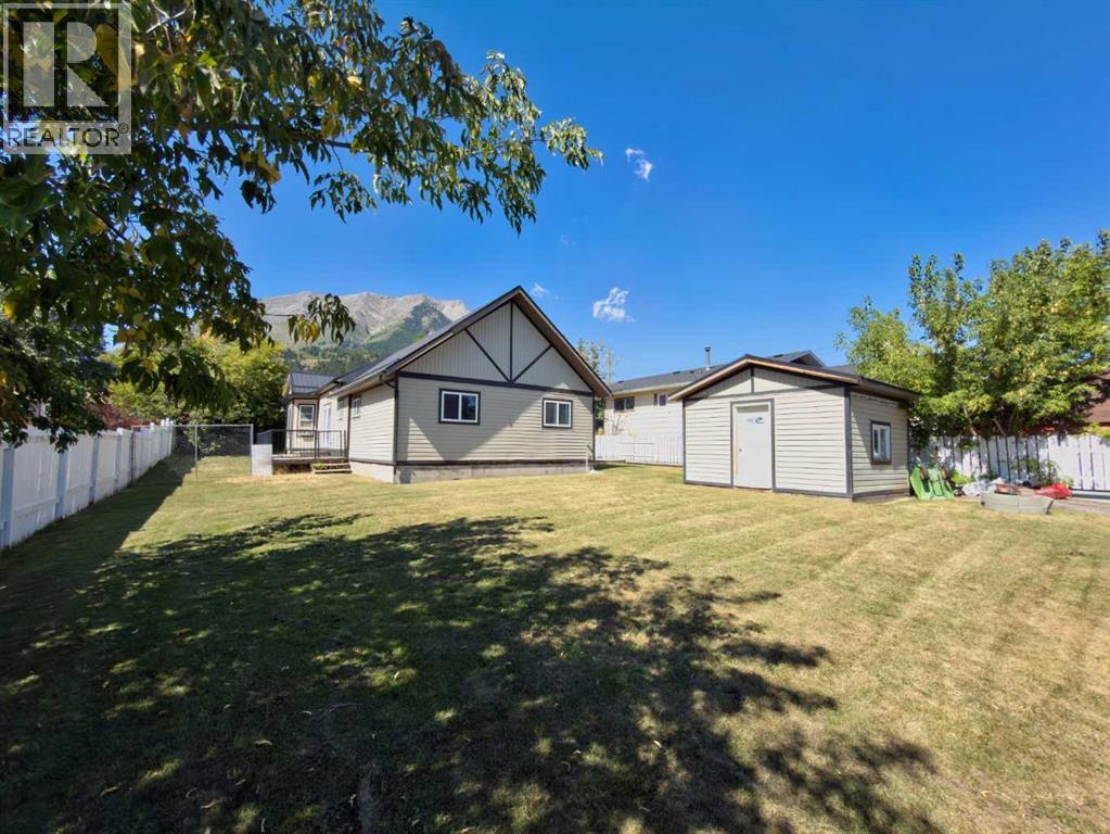 22813 8 Avenue Property Photo 18