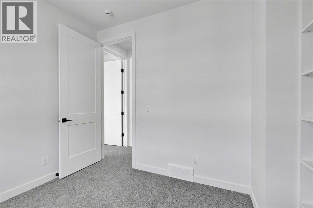 4903 Bowness Road Nw Property Photo 16