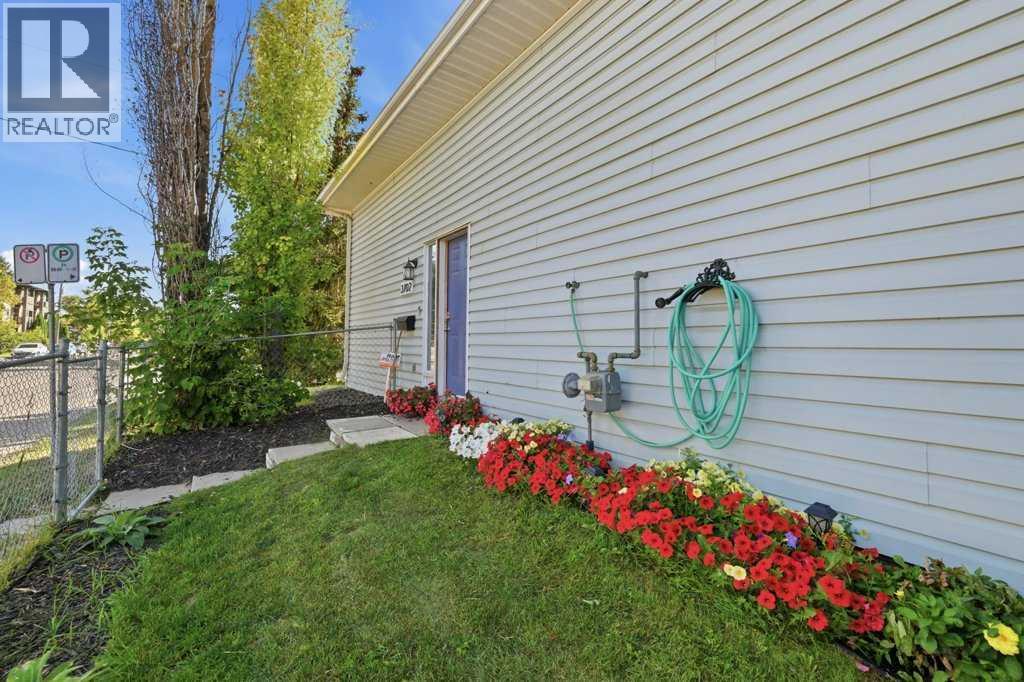 3702 51 Avenue Property Photo 5
