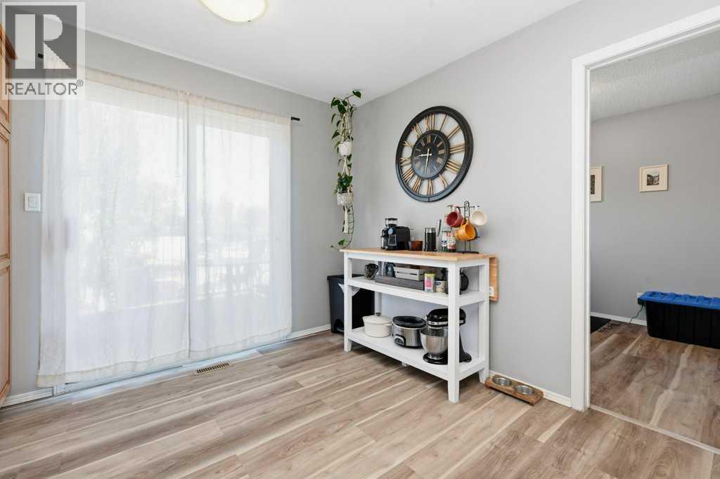 3702 51 Avenue Property Photo 15