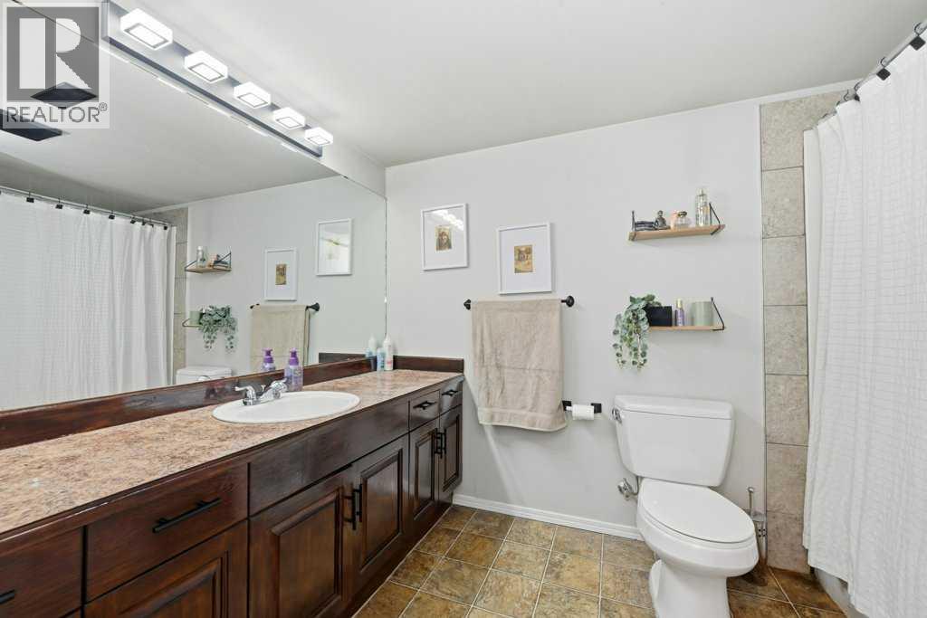 3702 51 Avenue Property Photo 21