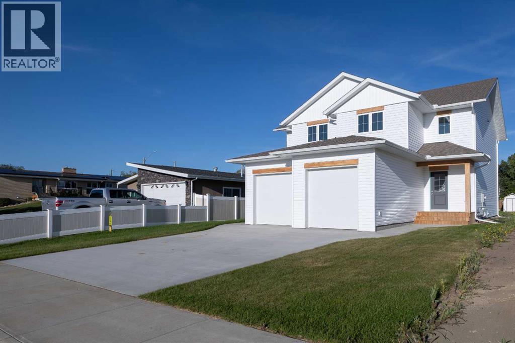 9315 99 Avenue Property Photo 1