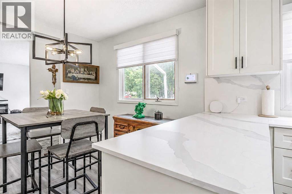 239 2 Street E Property Photo 16