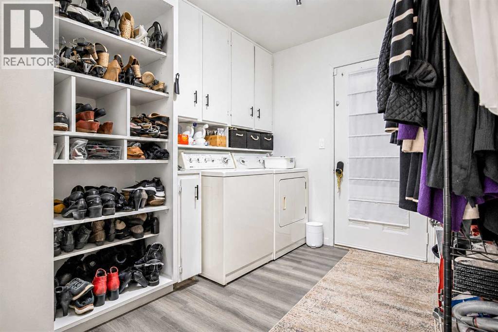 239 2 Street E Property Photo 31