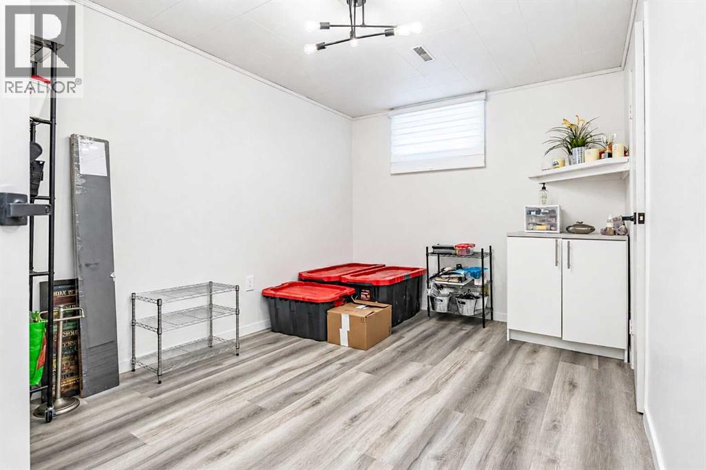 239 2 Street E Property Photo 35