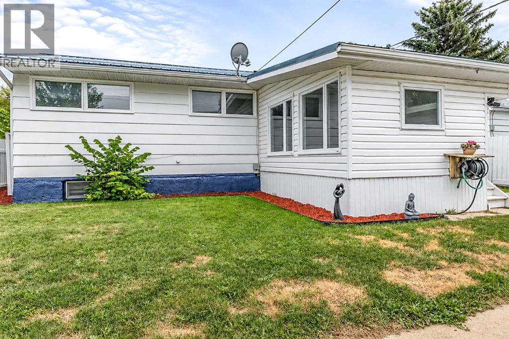 239 2 Street E Property Photo 47