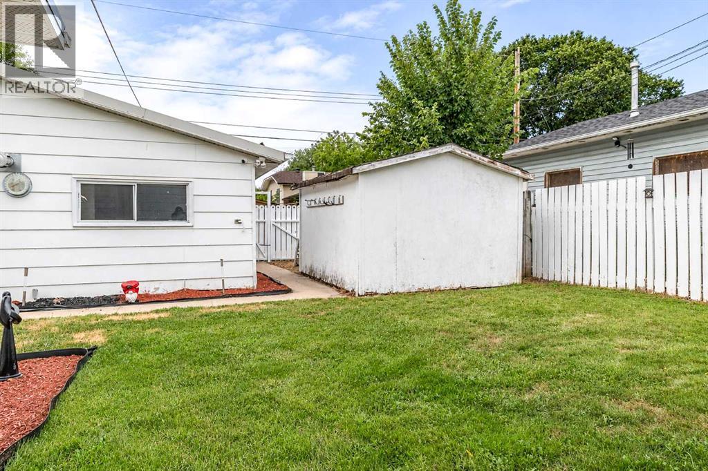 239 2 Street E Property Photo 48