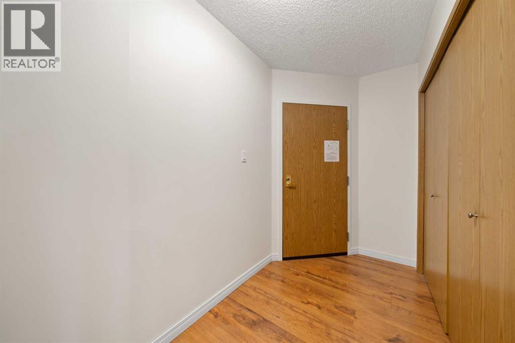 252 4 Street Southeast Property Photo 24