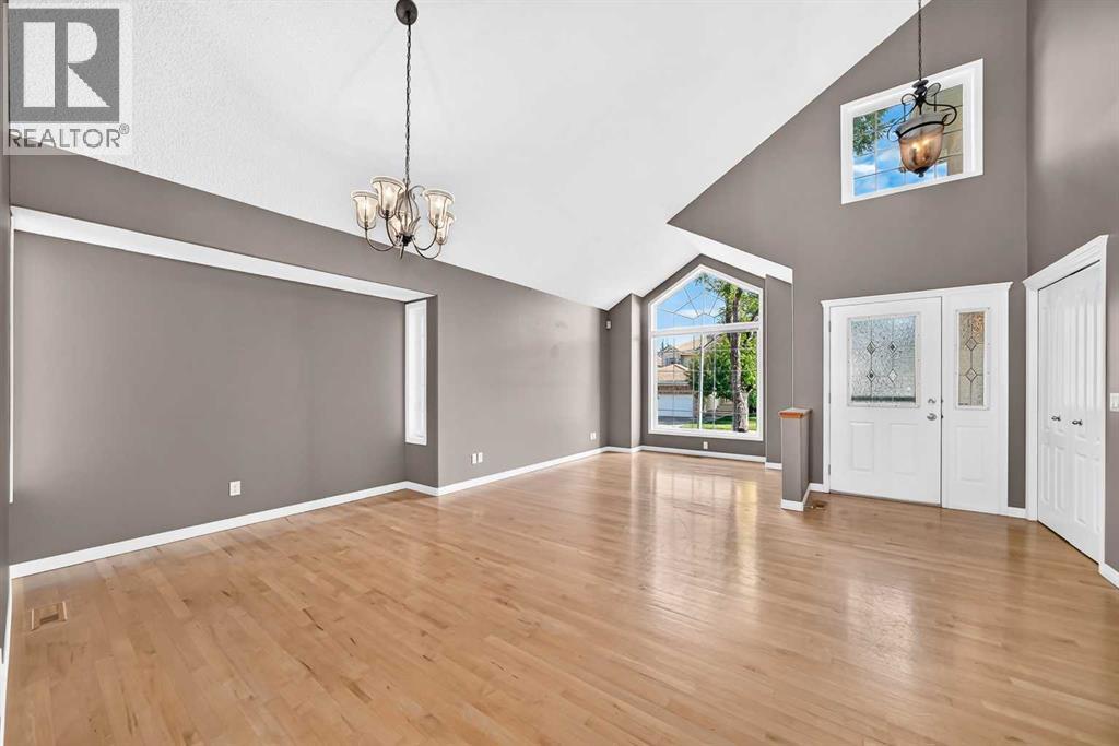 180 Hamptons Terrace Nw Property Photo 10