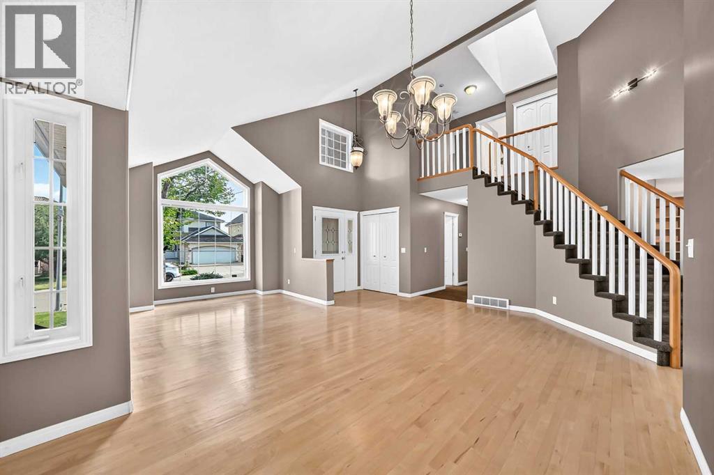 180 Hamptons Terrace Nw Property Photo 11