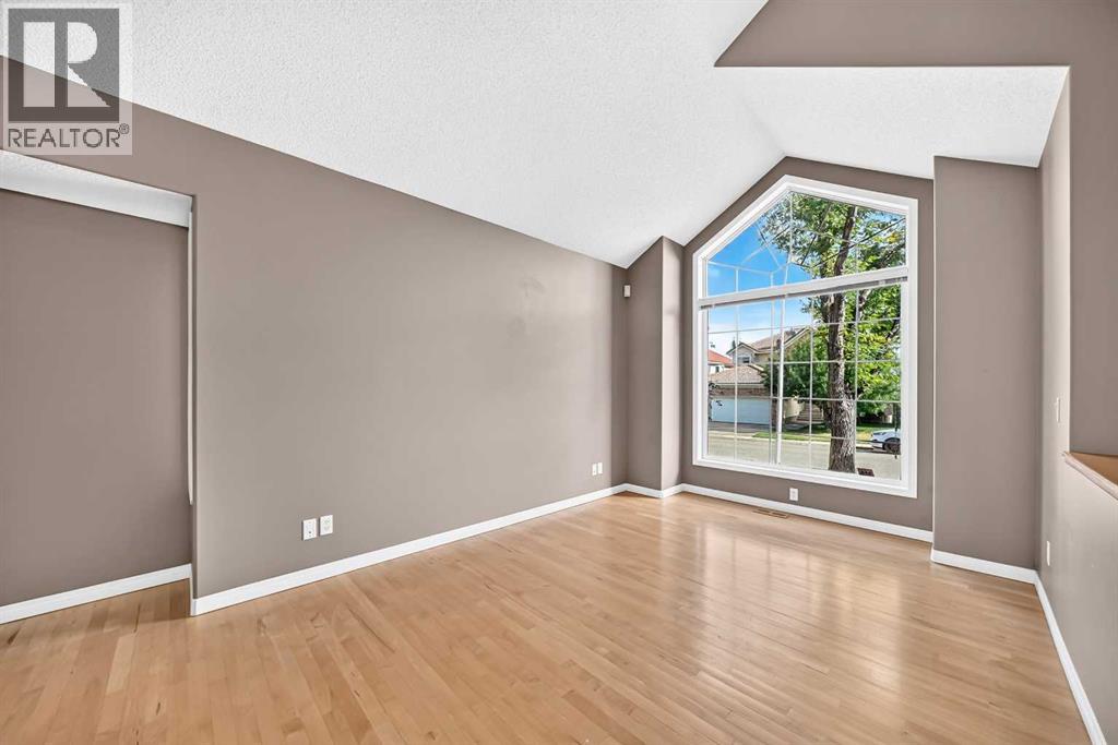 180 Hamptons Terrace Nw Property Photo 12