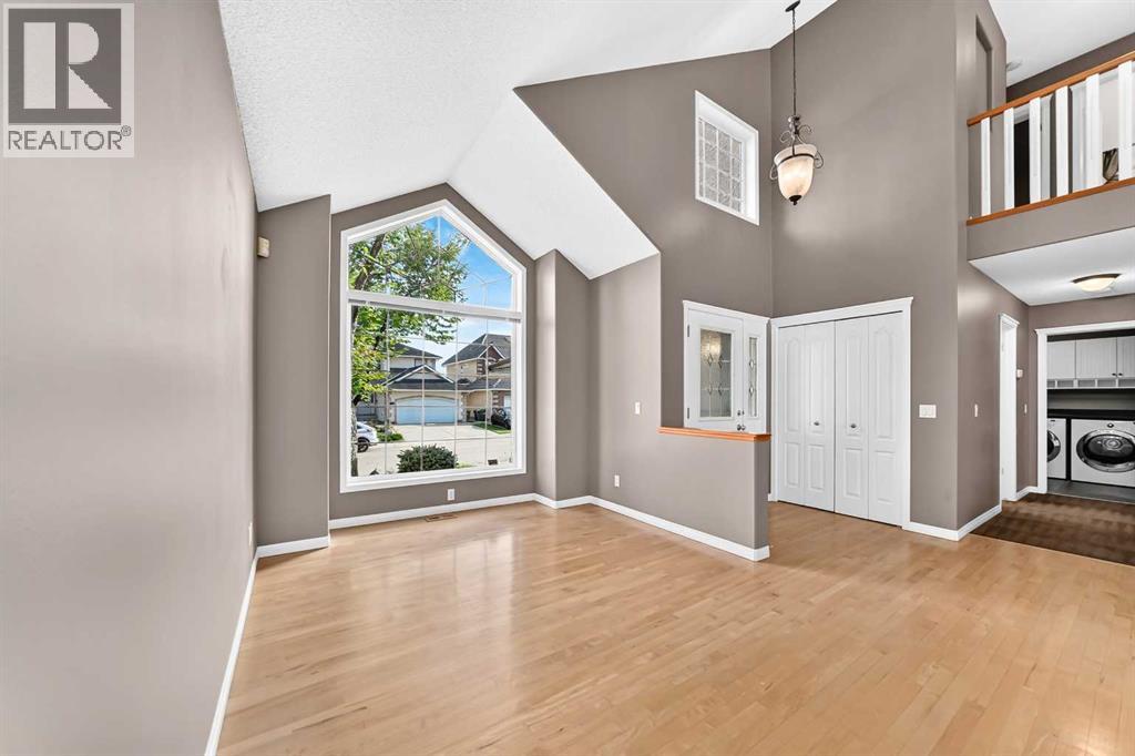 180 Hamptons Terrace Nw Property Photo 13