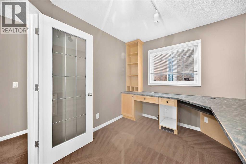 180 Hamptons Terrace Nw Property Photo 19