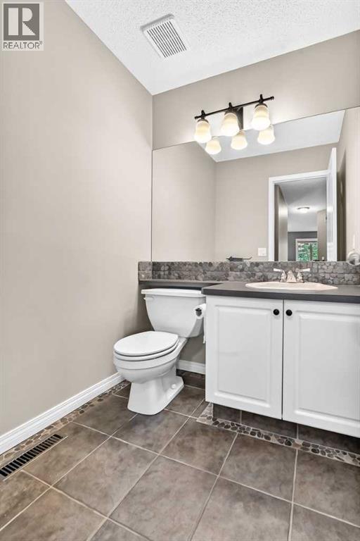180 Hamptons Terrace Nw Property Photo 20