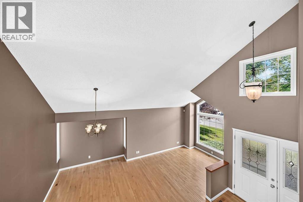 180 Hamptons Terrace Nw Property Photo 32