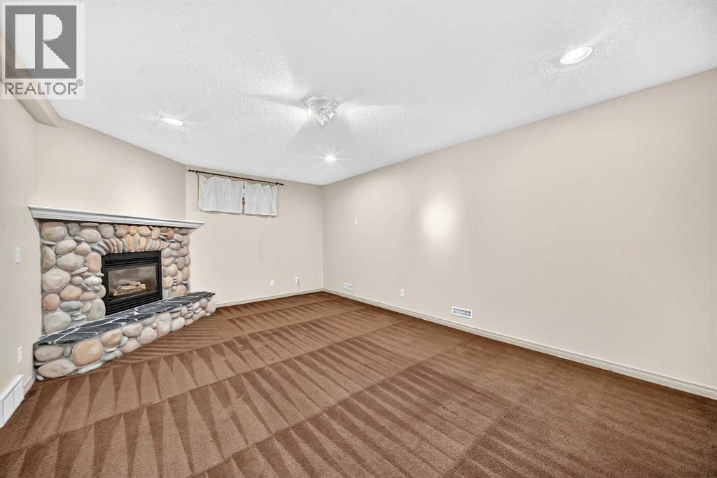 180 Hamptons Terrace Nw Property Photo 33