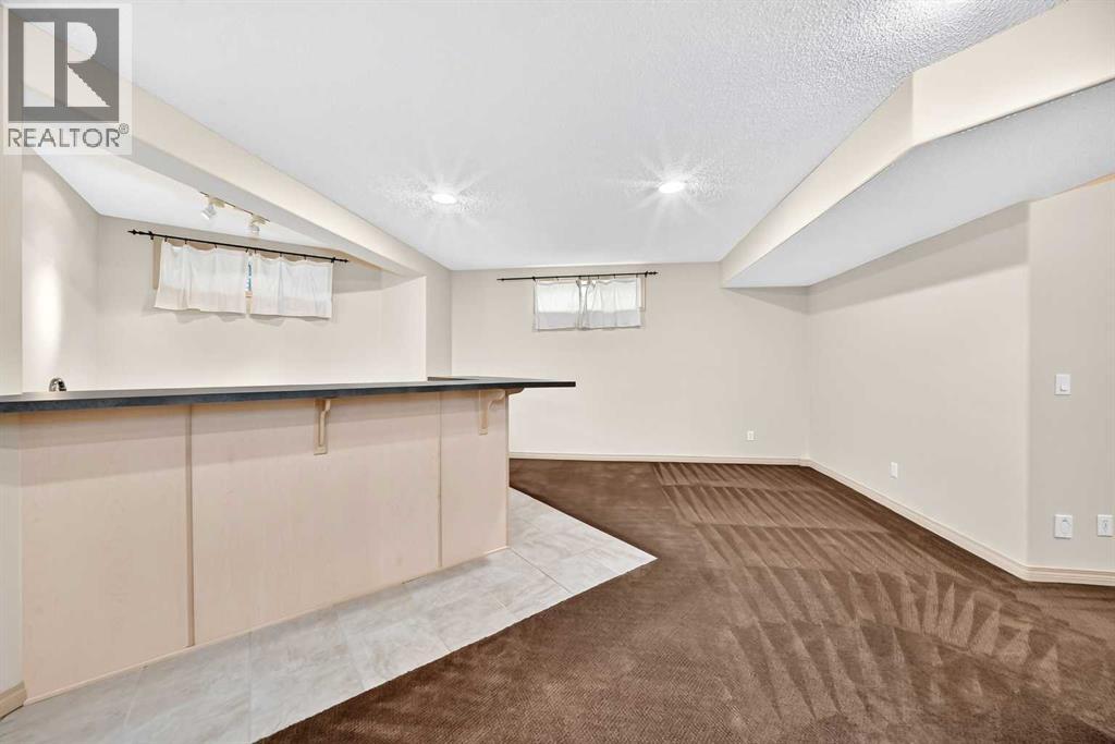180 Hamptons Terrace Nw Property Photo 35