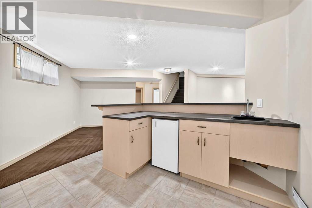 180 Hamptons Terrace Nw Property Photo 37