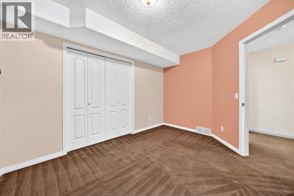 180 Hamptons Terrace Nw Property Photo 39