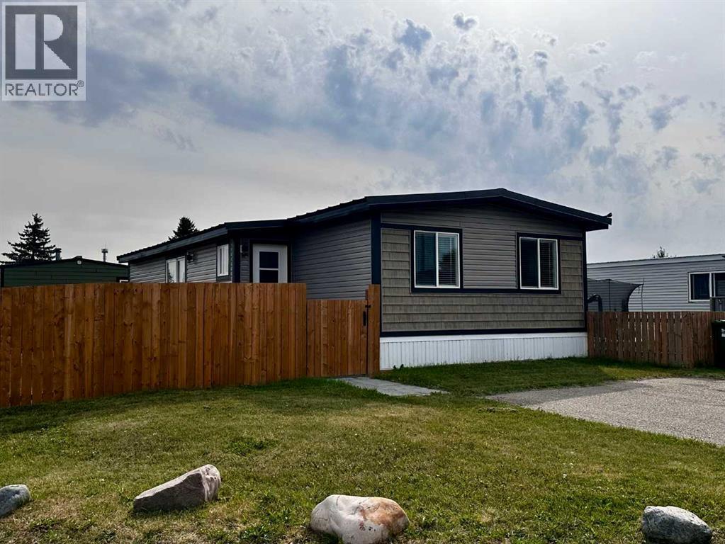 5344 76 Street Property Photo 1