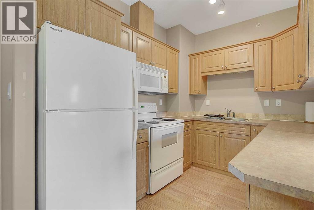 9221 Lakeland Drive Property Photo 3