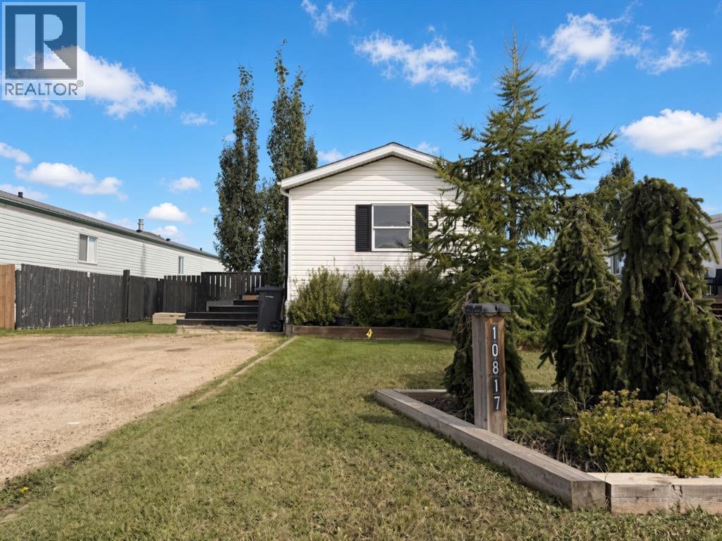 10817 97 Street Property Photo 1
