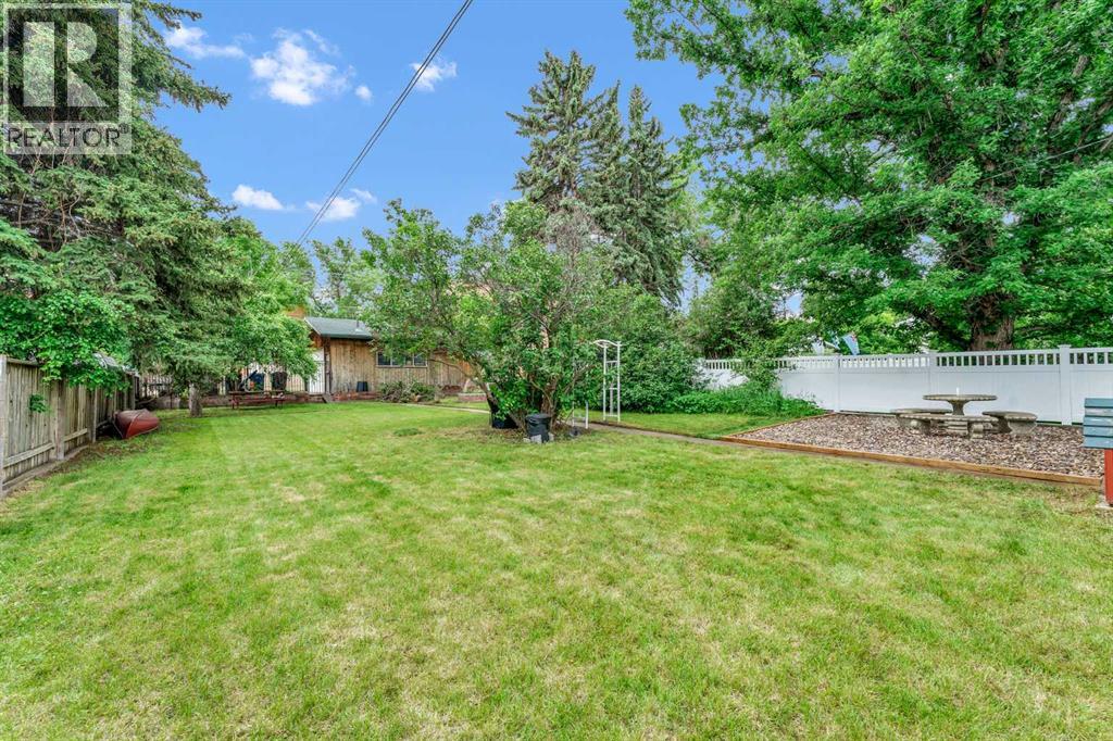 335 1 Street Se Property Photo 44