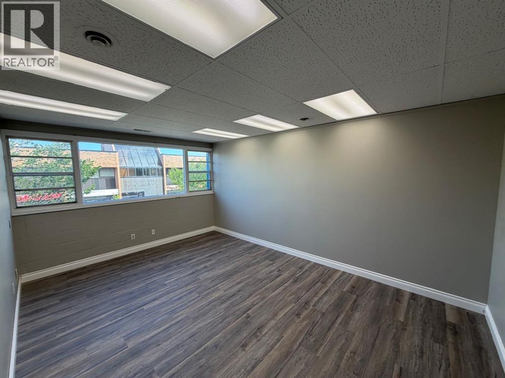 10009 101 Avenue Property Photo 2