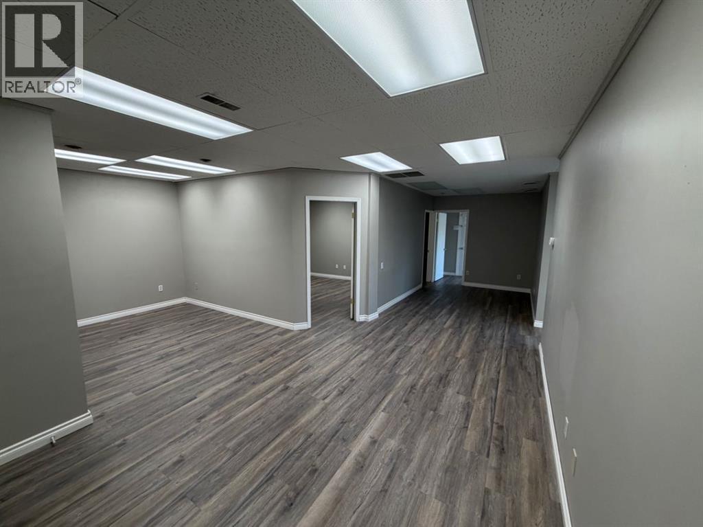 10009 101 Avenue Property Photo 3