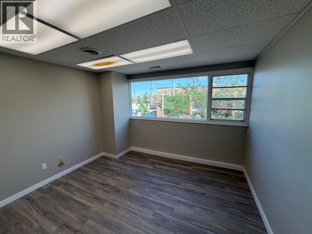 10009 101 Avenue Property Photo 4