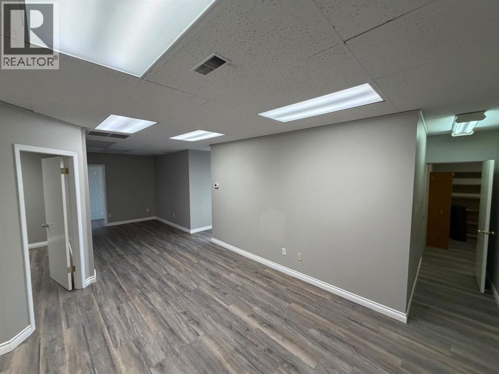 10009 101 Avenue Property Photo 5